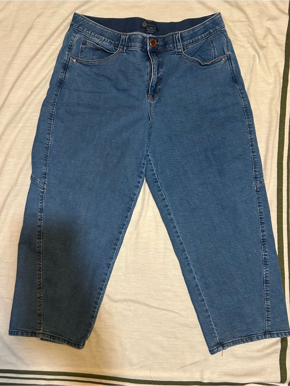 Democracy Women's Blue Cropped High-Rise Stretch Jeans